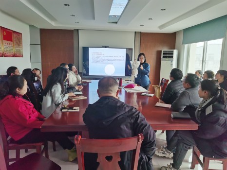 熱烈歡迎武漢紡織大學(xué)服裝學(xué)院張丹教授蒞臨授課指導(dǎo)！